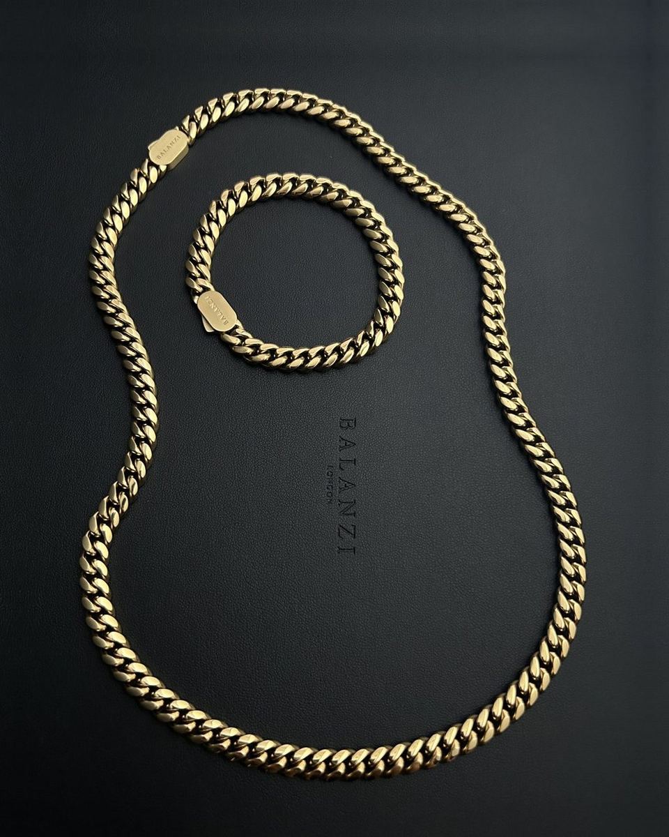The 8mm Classic chain and the matching 8mm bracelet