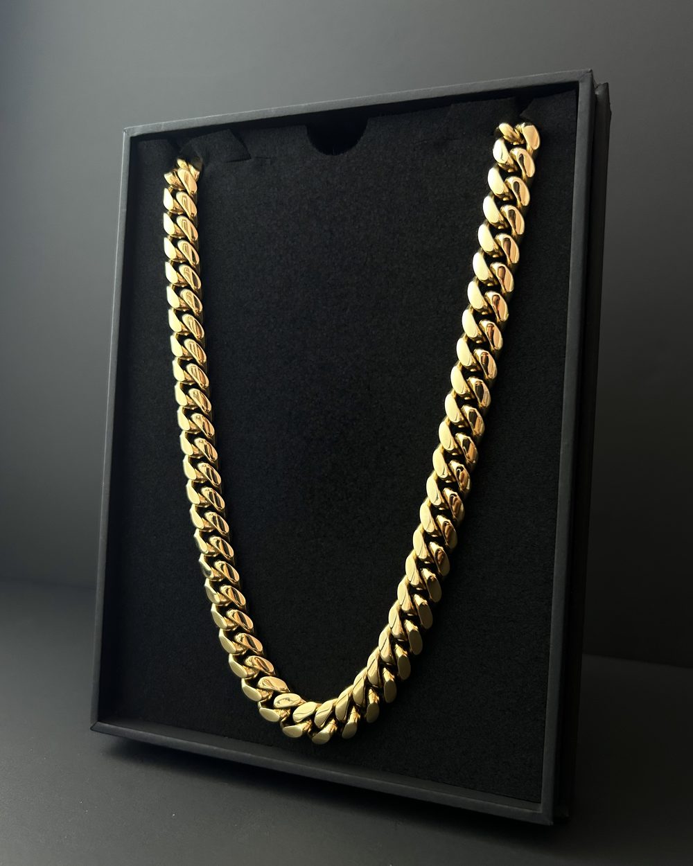 The 12mm Cuban link in its box