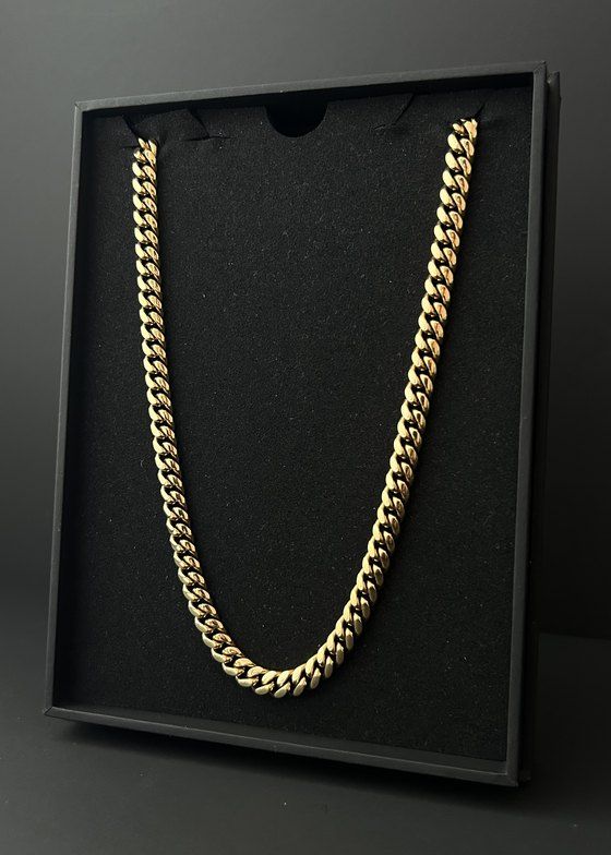 The 8mm Cuban link in its box